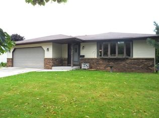 1902 Camelot Blvd, Sheboygan, WI 53081