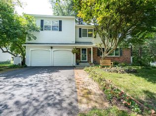 95 Meadowland St, Delmar, NY 12054