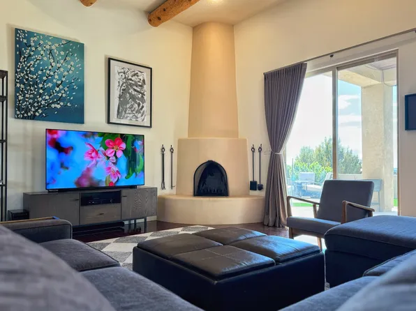12 W Chili Line Rd, Santa Fe, NM 87508
