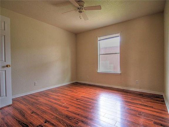 5th image of 4600 Bowles Dr #B