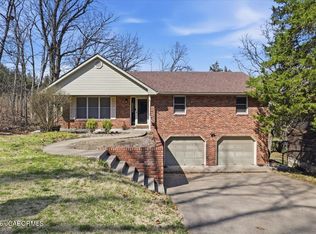 2418 Colonial Hills Rd, Jefferson City, MO 65109