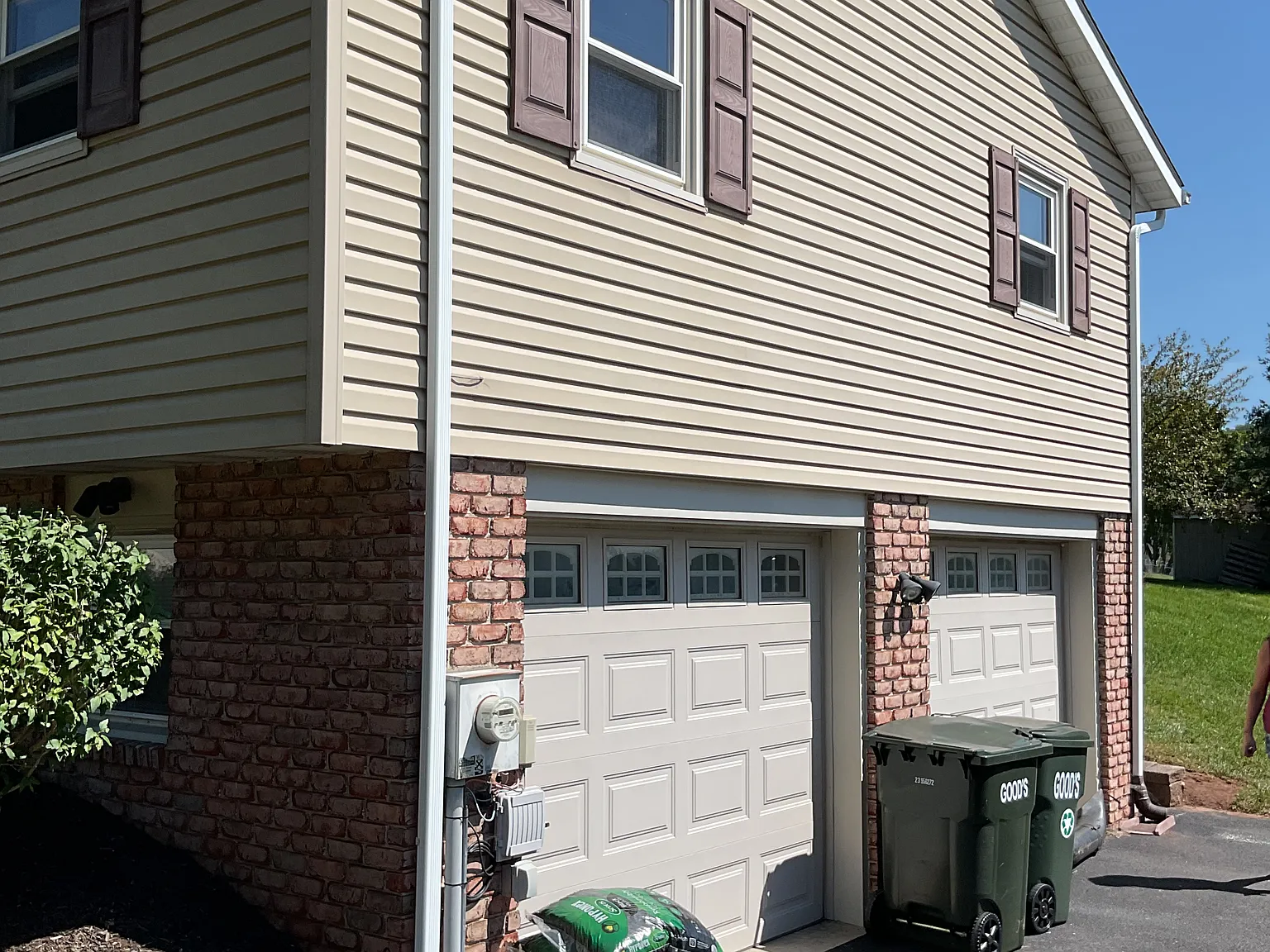3 bed, 2066 sqft, $2,200 — Photo 2
