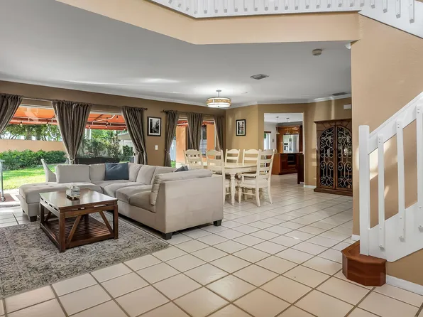 2510 Rampart Way S, Hollywood, FL 33026