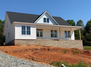 9009 Stonewall Rd, Appomattox, VA 24522