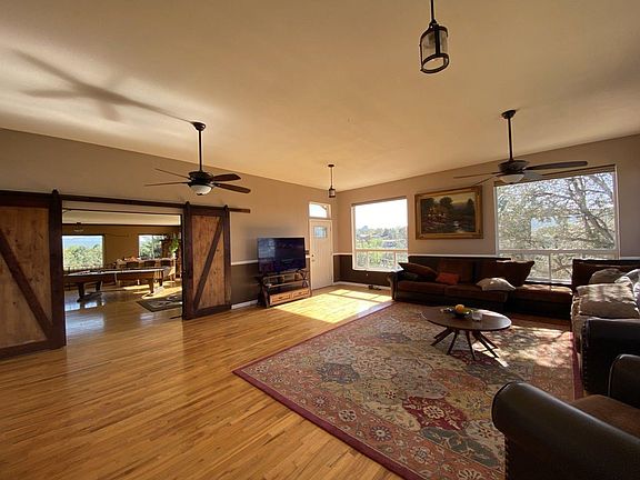 TV room,