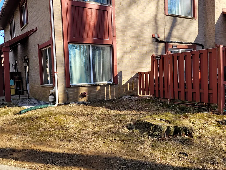 9555 Standon Pl — Photo 2
