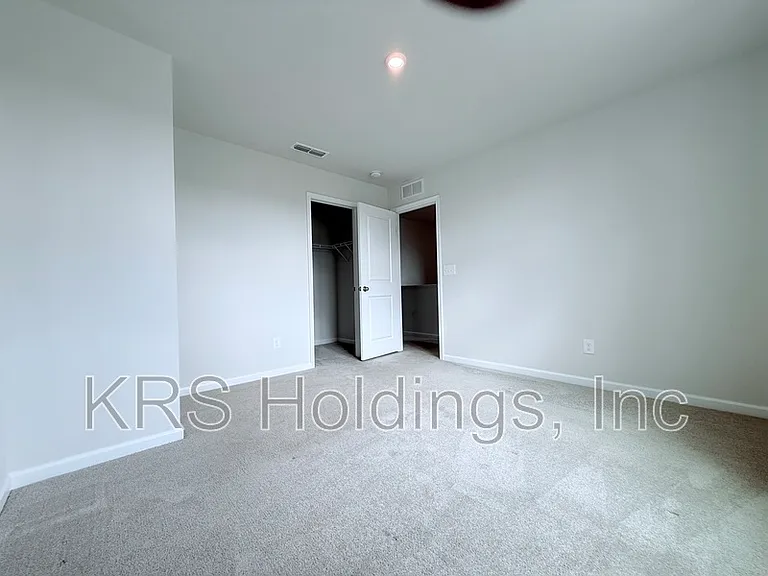 379 Hunting Wood Dr — Photo 23