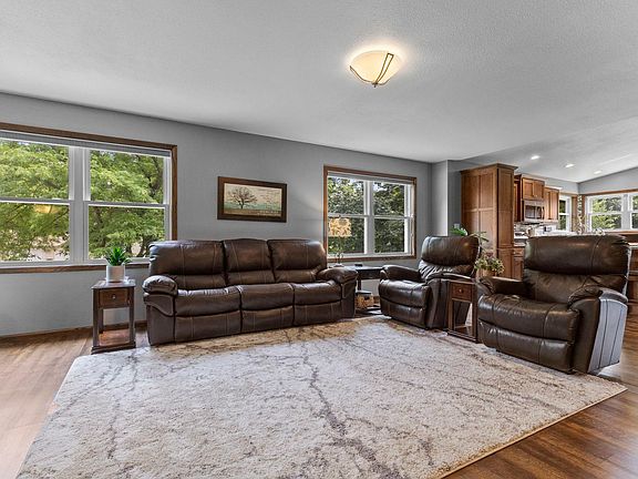 3rd image of 705 Estates Ave