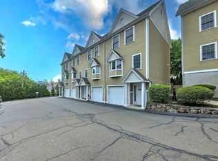 16 Hillside Pl #G4, Norwalk, CT 06851