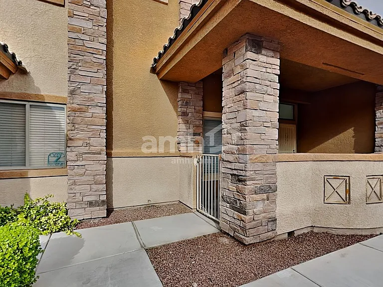 10477 Tuscany Rose Ct — Photo 2