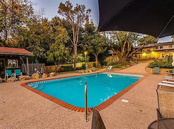 4th image of 8717 Overland Dr