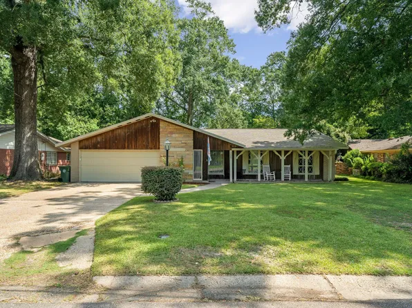 305 Emerson Dr, Hattiesburg, MS 39401