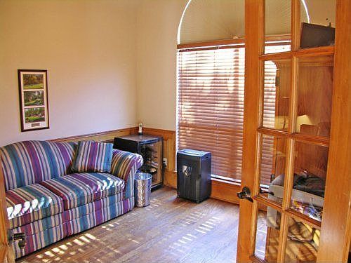 5th image of 640 Sugarloaf Ct