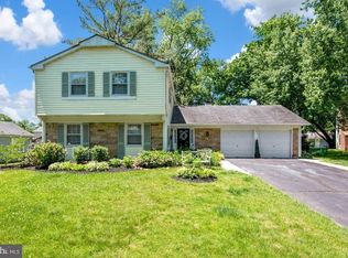 10 Touraine Ct, Willingboro, NJ 08046