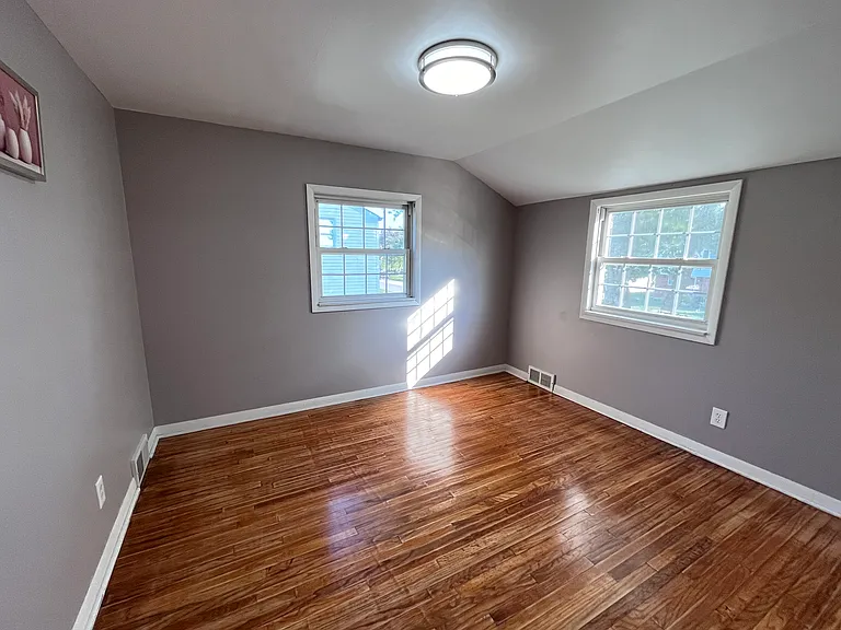 224 Pleasant Valley Rd — Photo 11