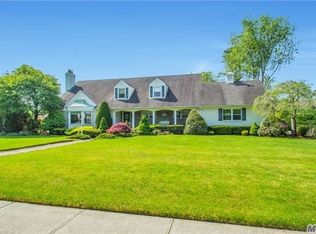 258 Stewart Ave W, Garden City, NY 11530