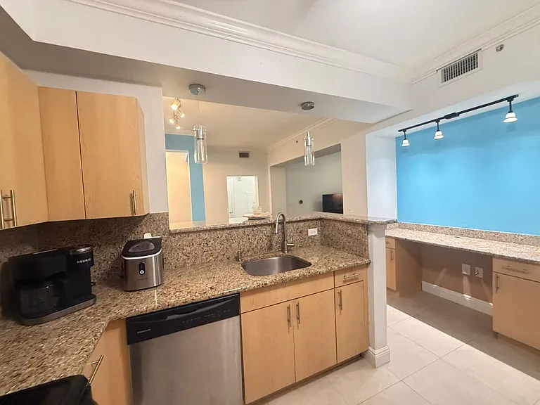533 NE 3rd Ave #415 — Photo 5