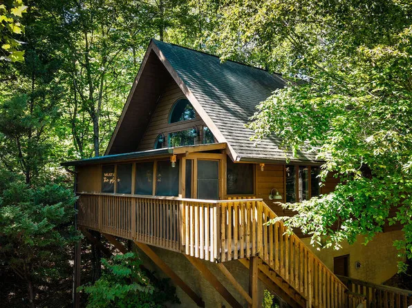 334 Greenwood Way, Pigeon Forge, TN 37863