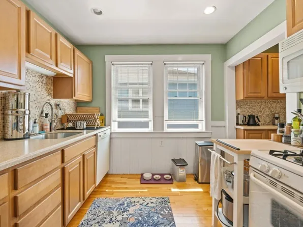 64 Woods Ave #2, Somerville, MA 02144