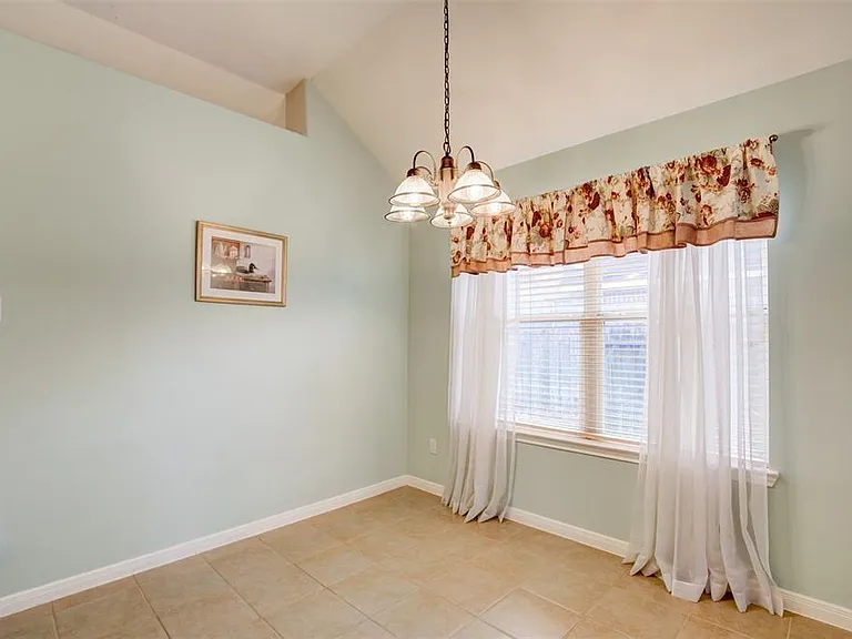 2608 Easton Springs Ct — Photo 9