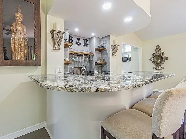 2114 S Venus St — Photo 3