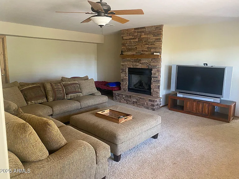 805 N Grapevine Cir — Photo 5