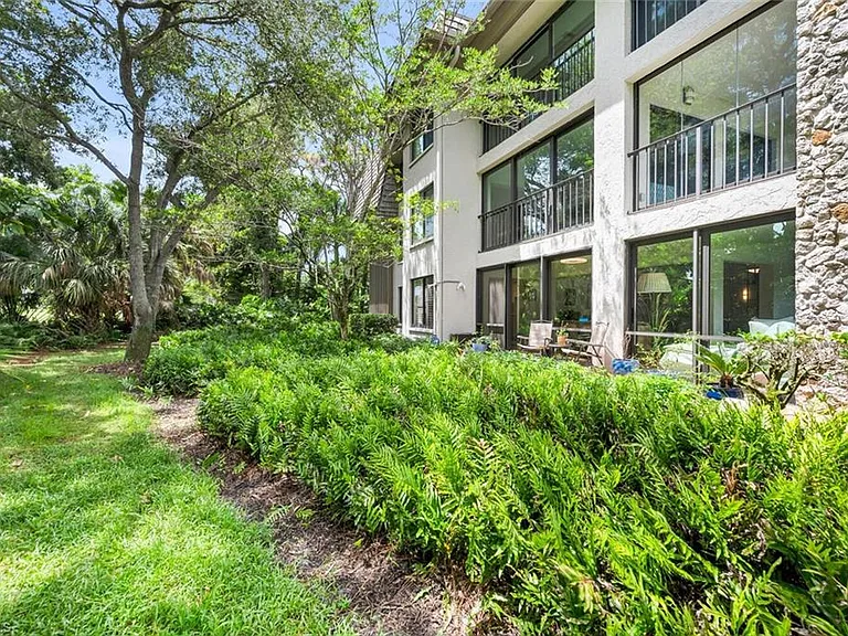 5950 Pelican Bay Blvd #111 — Photo 16