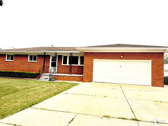 2nd image of 901 Huber Dr