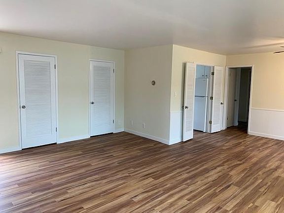 3rd image of 426 Escuela Ave #18