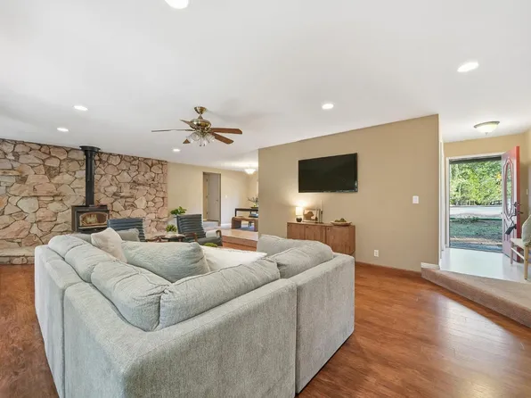 26019 Ridge Dr, Pioneer, CA 95666