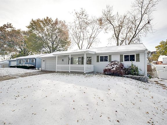 3rd image of 136 E Marseille Dr