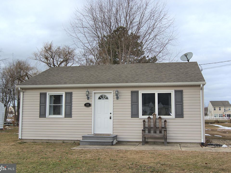 1st image of 380 Hurtt Ave