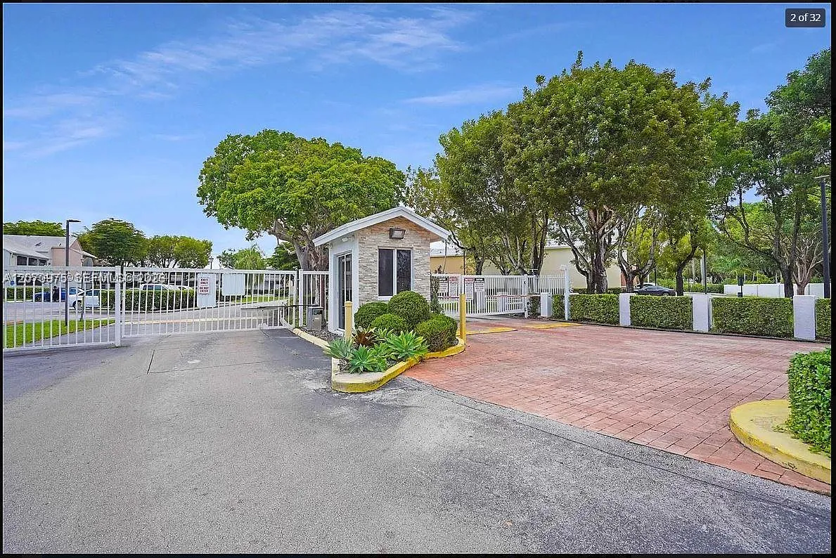 Mahogany Key Condo #7 — Photo 3