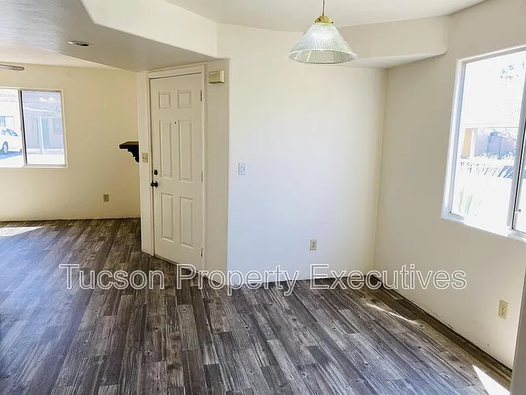 3319 E Presidio Rd #2 — Photo 7