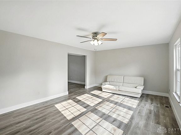 5th image of 6923 Sylmar Ct