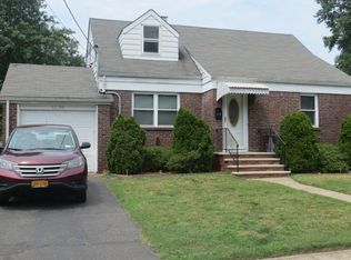 15-34 Elmary Pl, Fair Lawn, NJ 07410