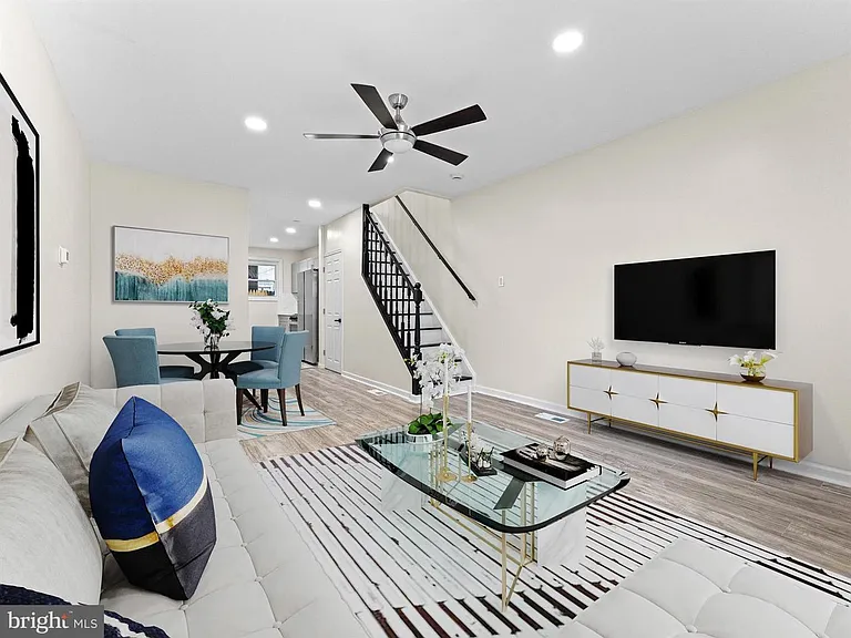 2211 Pierce St — Photo 1