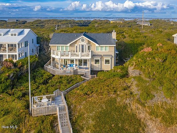 3rd image of 583 Forest Dunes Drive E