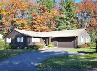 39 Crosswood Rd, Farmington, CT 06032