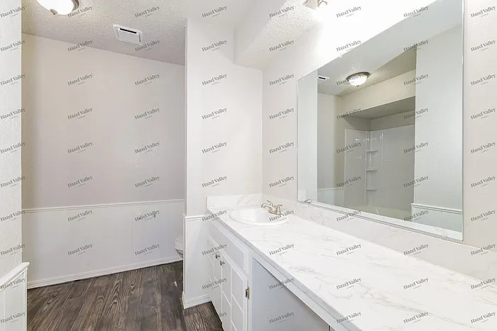 950 Twisted Oak Dr — Photo 10