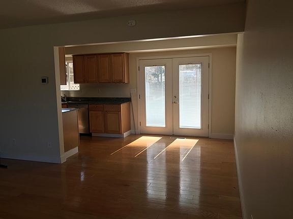 3rd image of 1100 Vista Pl APT X