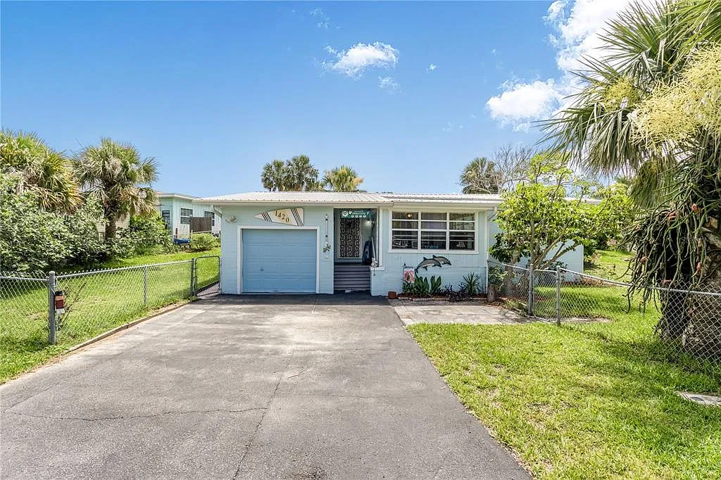 3 bed, 1.5 bath, 1186 sqft, $2,100 — Photo 3