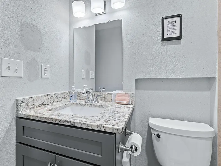 412 Drew St #2 — Photo 16