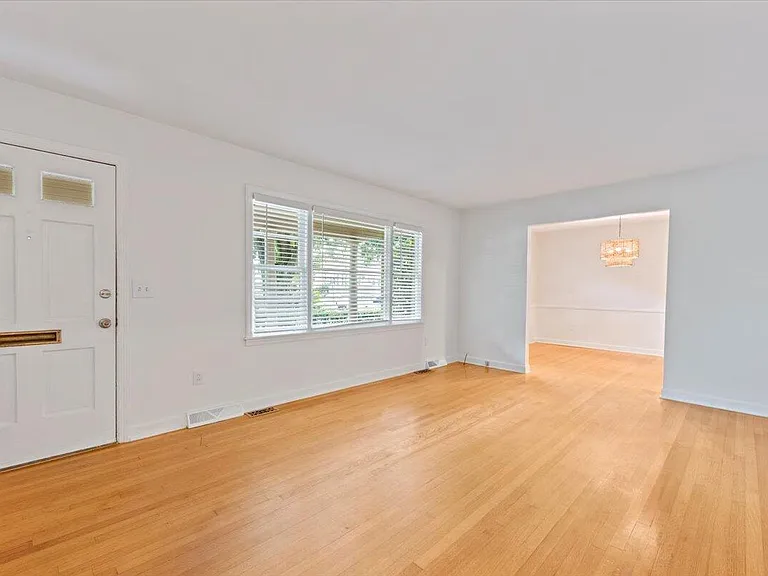 251 Bennett St — Photo 5