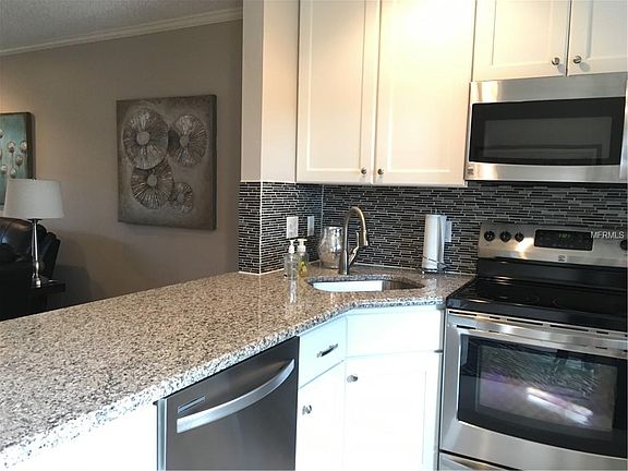 4th image of 13821 Mission Oaks Blvd