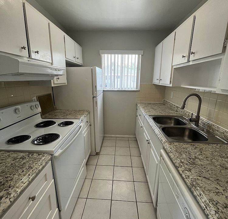 1st image of 723 W Tiffany Dr APT 4