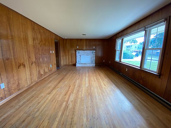 5th image of 403 F St