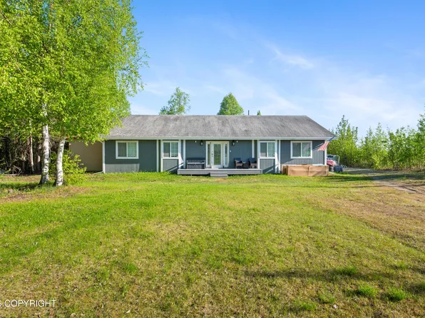 14124 W Millers Reach Rd, Wasilla, AK 99623