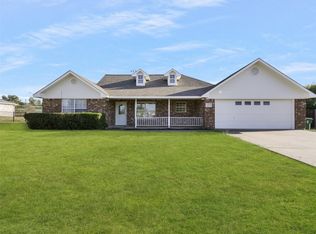 327 Preston Gln, Gunter, TX 75058