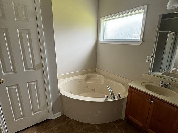 5th image of 9199 Chastain Pl